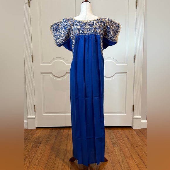 San Antonino Maxi Dress,Oaxaca Mexican dress.Hand Embroidered with Silk Threads - Picture 9 of 9